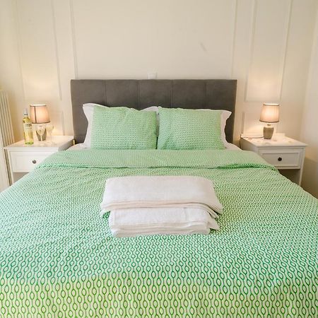 Galaxy Home Charming Apartment In Alimos アテネ エクステリア 写真